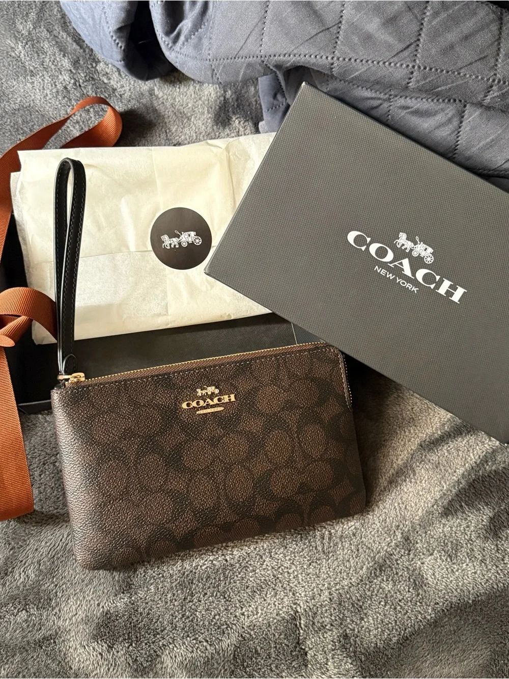 Coach Large Corner Zip Wristlet - Gold/Walnut/Black